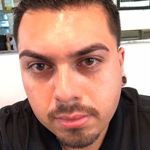 Meet your Posher, Javier